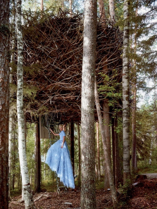Karlie Kloss by Patrick Demarchelier for Vogue US December 2014